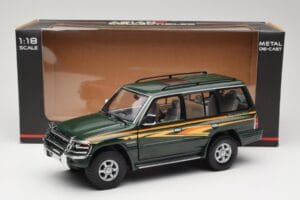 Mitsubishi Pajero V20 LWB Zelený Sun Star 1:18 1225 Kov – obrázok 8 z 8