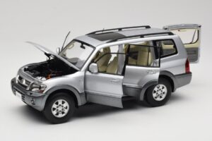 Mitsubishi Pajero V73 Modrý YC Model 1:18 241218040102010209 Kov – obrázok 2 z 8