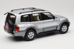 Mitsubishi Pajero V73 Modrý YC Model 1:18 241218040102010209 Kov – obrázok 3 z 8