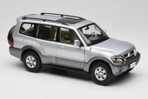 Mitsubishi Pajero V73 Modrý YC Model 1:18 241218040102010209 Kov – obrázok 6 z 8
