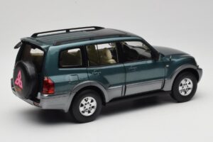 Mitsubishi Pajero V73 Zelený YC Model 1:18 241218040101010215 Kov – obrázok 3 z 8