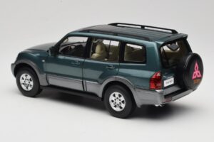 Mitsubishi Pajero V73 Zelený YC Model 1:18 241218040101010215 Kov – obrázok 7 z 8