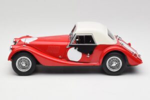 Morgan 4/4 Plus Competition Hardtop Červený Kyosho 1:18 08114R Kov – obrázok 4 z 8