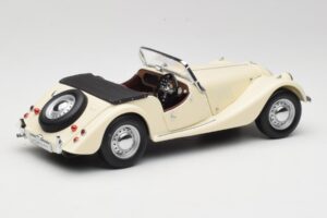 Morgan 4/4 Series II Biely Kyosho 1:18 08111W Kov – obrázok 3 z 8