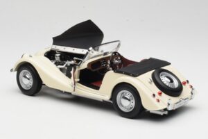 Morgan 4/4 Series II Biely Kyosho 1:18 08111W Kov – obrázok 5 z 8