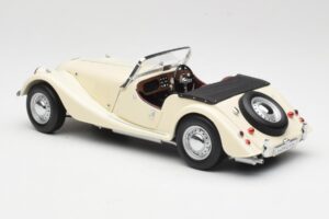 Morgan 4/4 Series II Biely Kyosho 1:18 08111W Kov – obrázok 7 z 8
