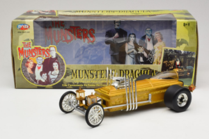 Munsters Dragula Movie Car Joyride 1:18 33266 Kov – obrázok 8 z 8