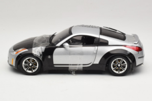 Nissan 350Z Fast & Furious Tokyo Drift Joyride 1:18 53608A Kov – obrázok 3 z 6