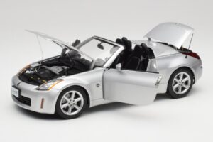 Nissan 350Z Z33 Roadster Diamond Strieborný AUTOart 1:18 77371 Kov – obrázok 2 z 8