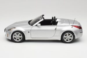 Nissan 350Z Z33 Roadster Diamond Strieborný AUTOart 1:18 77371 Kov – obrázok 4 z 8
