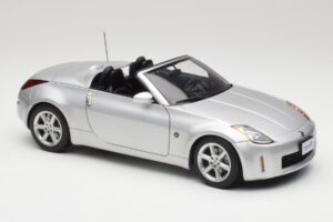 Nissan 350Z Z33 Roadster Diamond Strieborný AUTOart 1:18 77371 Kov – obrázok 6 z 8