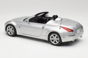 Nissan 350Z Z33 Roadster Diamond Strieborný AUTOart 1:18 77371 Kov – obrázok 7 z 8