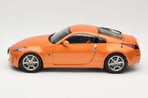 Nissan 350Z Z33 Sunset Orange AUTOart 1:18 77312 Kov – obrázok 4 z 8
