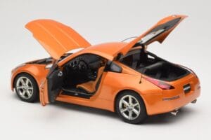Nissan 350Z Z33 Sunset Orange AUTOart 1:18 77312 Kov – obrázok 5 z 8