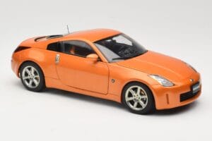 Nissan 350Z Z33 Sunset Orange AUTOart 1:18 77312 Kov – obrázok 6 z 8