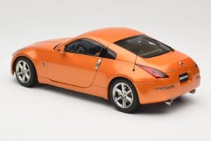 Nissan 350Z Z33 Sunset Orange AUTOart 1:18 77312 Kov – obrázok 7 z 8