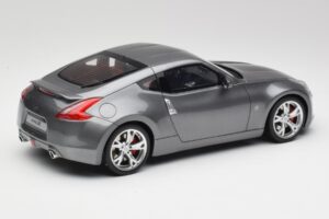Nissan 370Z Z34 Gun Metallic Otto 1:18 OT465 Živica – obrázok 2 z 6