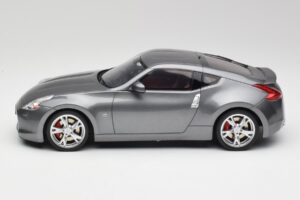 Nissan 370Z Z34 Gun Metallic Otto 1:18 OT465 Živica – obrázok 3 z 6