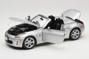 Nissan Fairlady Z Z33 Roadster Diamond Silver AUTOart 1:18 77376 Kov – obrázok 2 z 8