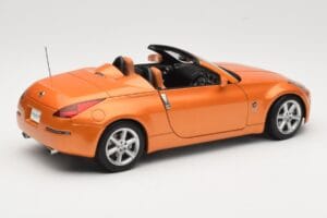 Nissan Fairlady Z Z33 Roadster Sunset Orange AUTOart 1:18 77377 Kov – obrázok 3 z 8