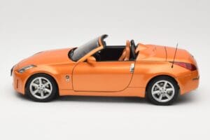 Nissan Fairlady Z Z33 Roadster Sunset Orange AUTOart 1:18 77377 Kov – obrázok 4 z 8
