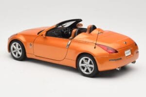 Nissan Fairlady Z Z33 Roadster Sunset Orange AUTOart 1:18 77377 Kov – obrázok 7 z 8
