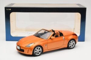 Nissan Fairlady Z Z33 Roadster Sunset Orange AUTOart 1:18 77377 Kov – obrázok 8 z 8