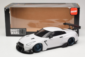 Nissan GT-R R35 Boost Wars 2 Biely Jp Kraemo 1:18 KRAEMO001 Kov – obrázok 7 z 7