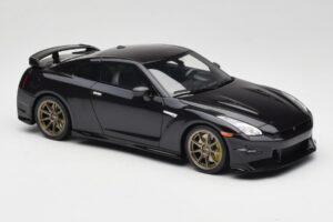 Nissan GT-R R35 Takumi Edition Midnight Purple GT Spirit 1:18 GT932 Živica – obrázok 4 z 6
