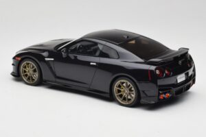 Nissan GT-R R35 Takumi Edition Midnight Purple GT Spirit 1:18 GT932 Živica – obrázok 5 z 6