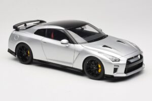 Nissan GT-R R35 Track Edition NISMO T-Spec Ultimate Metal Silver MotorHelix 1:18 M83517 Kov – obrázok 6 z 8