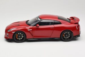Nissan GT-R R35 Track Edition NISMO Vibrant Red MotorHelix 1:18 M83511 Kov – obrázok 4 z 8