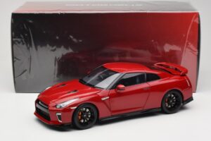 Nissan GT-R R35 Track Edition NISMO Vibrant Red MotorHelix 1:18 M83511 Kov – obrázok 8 z 8
