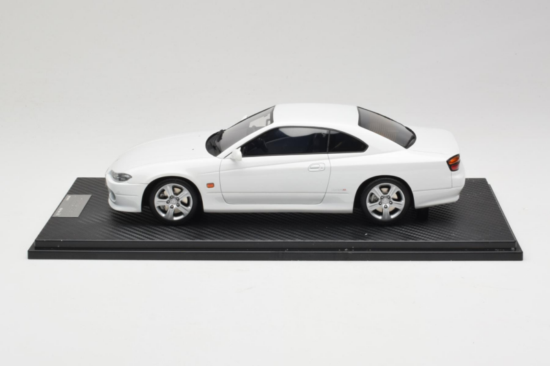 Nissan Silvia S15 Spec-S Biely Cracked Plexi One Model 1:18 REMC034 Kov