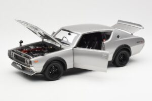 Nissan Skyline 2000 GT-R KPGC110 Strieborný Kyosho 1:18 08255S Kov – obrázok 2 z 8