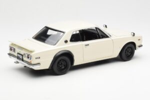 Nissan Skyline 2000 GT-R KPGC110 Biely Kyosho 1:18 08127W Kov – obrázok 3 z 8