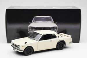 Nissan Skyline 2000 GT-R KPGC110 Biely Kyosho 1:18 08127W Kov – obrázok 8 z 8