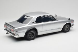Nissan Skyline C10 2000 GT-R Strieborný Otto 1:12 G094 Živica – obrázok 2 z 6