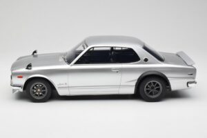 Nissan Skyline C10 2000 GT-R Strieborný Otto 1:12 G094 Živica – obrázok 3 z 6