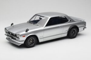Nissan Skyline C10 2000 GT-R Strieborný Otto 1:12 G094 Živica
