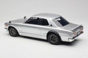 Nissan Skyline C10 2000 GT-R Strieborný Otto 1:12 G094 Živica – obrázok 5 z 6