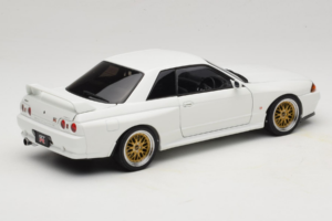 Nissan Skyline GT-R R32 V-Spec II Tuned Crystal White AUTOart 1:18 77416 Kov – obrázok 3 z 8