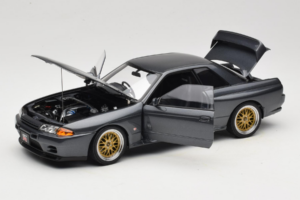 Nissan Skyline GT-R R32 V-Spec II Tuned Gun Grey Metallic AUTOart 1:18 77417 Kov – obrázok 2 z 8