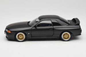 Nissan Skyline GT-R R32 V-Spec II Tuned Version Matt Black AUTOart 1:18 77418 Kov – obrázok 4 z 8
