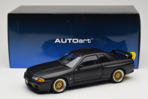Nissan Skyline GT-R R32 V-Spec II Tuned Version Matt Black AUTOart 1:18 77418 Kov – obrázok 8 z 8