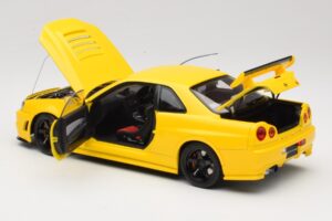 Nissan Skyline GT-R R34 Customized Version Žltý MotorHelix 1:18 M83412 Kov – obrázok 5 z 8