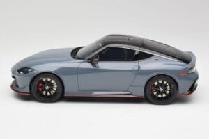 Nissan Z RZ34 NISMO Stealth Šedý GT Spirit 1:18 GT484 Živica – obrázok 3 z 6