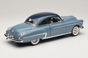 Oldsmobile 88 Modrý Grease Auto World 1:18 AWSS103/06 Kov – obrázok 3 z 8
