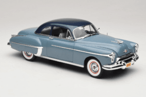 Oldsmobile 88 Modrý Grease Auto World 1:18 AWSS103/06 Kov – obrázok 6 z 8