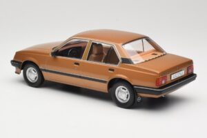 Opel Ascona C Berlina Beige Metallic MCG 1:18 MCG18459 Kov – obrázok 5 z 6